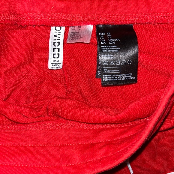 H&M women’s shorts. XS - Picture 3 of 3